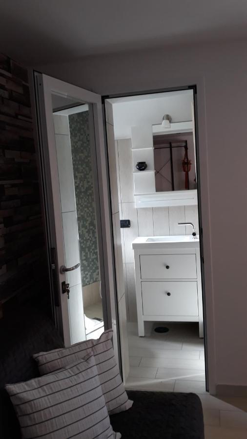 Nadine Penthouse Studio Apartment Napoli Exterior foto
